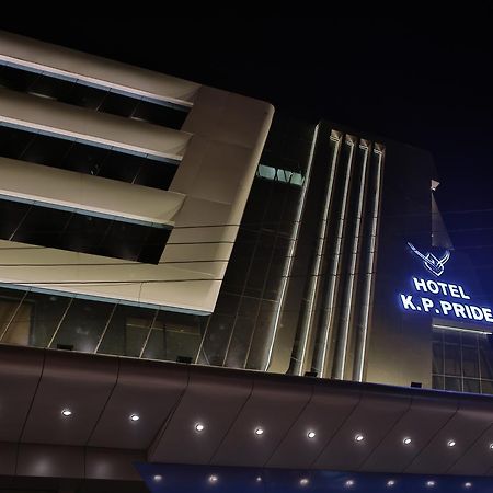 Hotel K P Pride Jalgaon Esterno foto