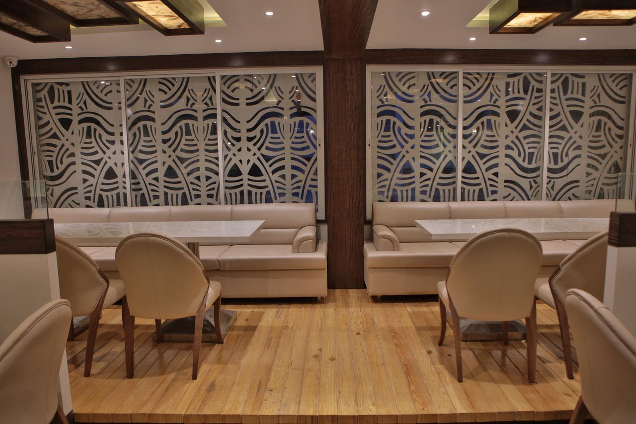 Hotel K P Pride Jalgaon Esterno foto